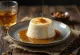Viskí panna cotta borið fram