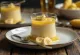 Banana panna cotta borin fram