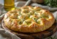 Franskt focaccia með Provence-kryddum borið fram