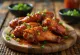 Reyktir BBQ kjúklingavængir með Sriracha-sósu